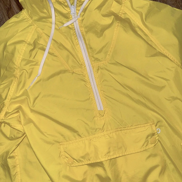 American Eagle Light Rain Jacket - Picture 3 of 8